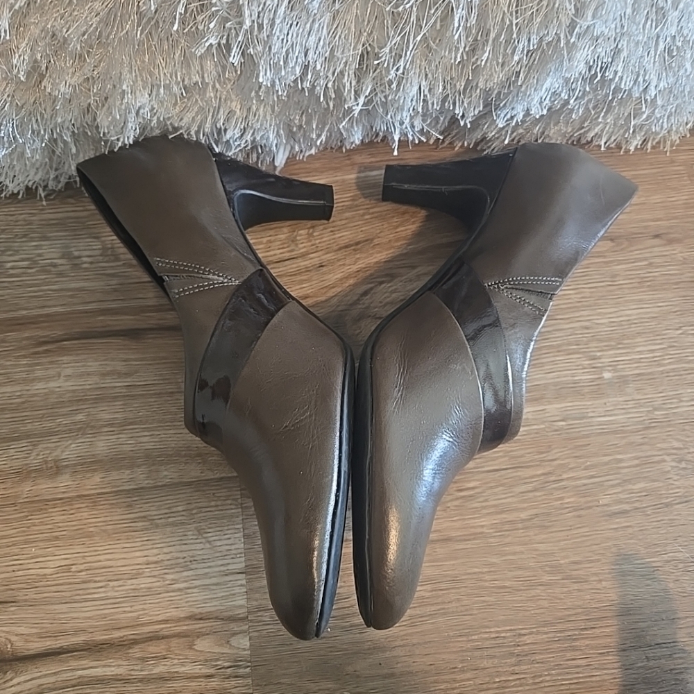 Clarks Artisan Boots Womens 10 Rosalyn Ankle Booties Heels 82995 Green Leather - Picture 2 of 6